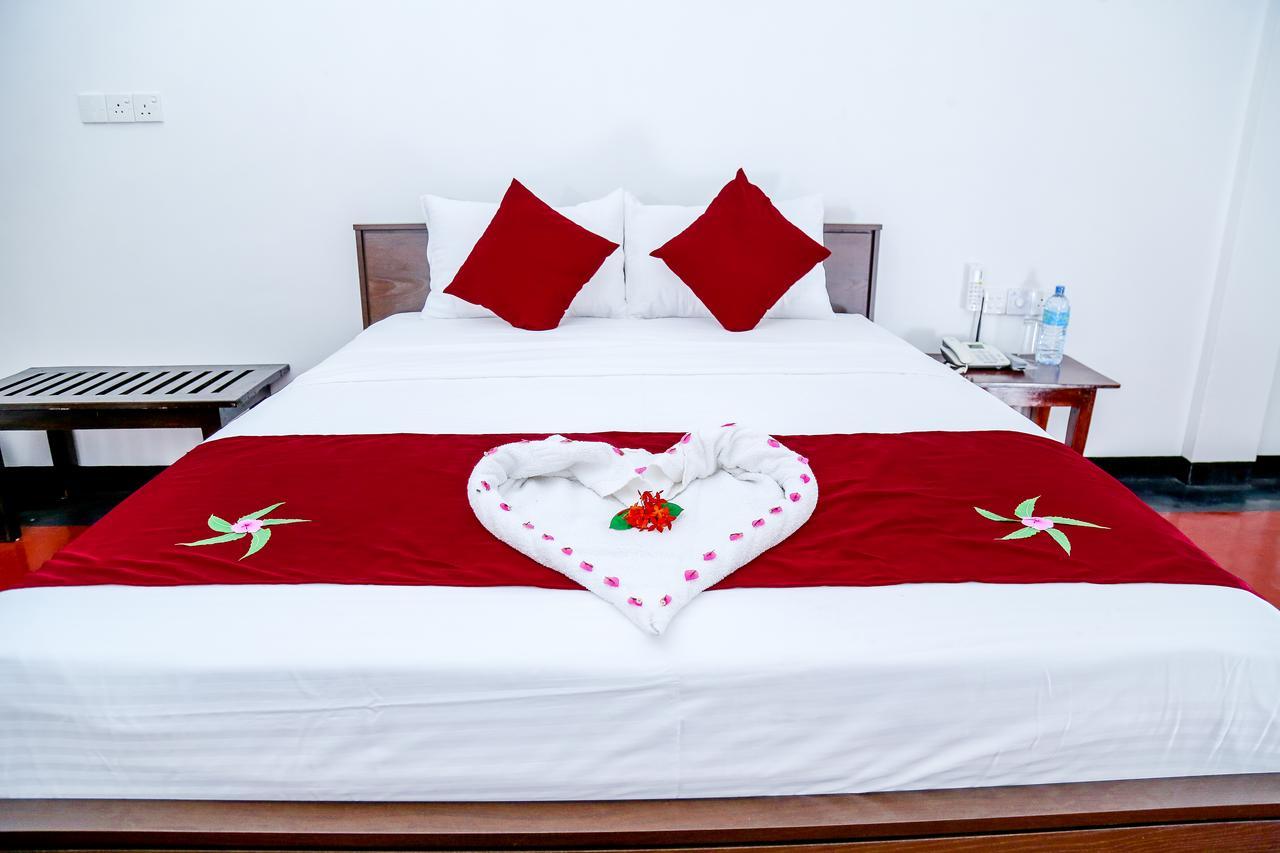 Crescent Sea Resort Nilaveli Ngoại thất bức ảnh