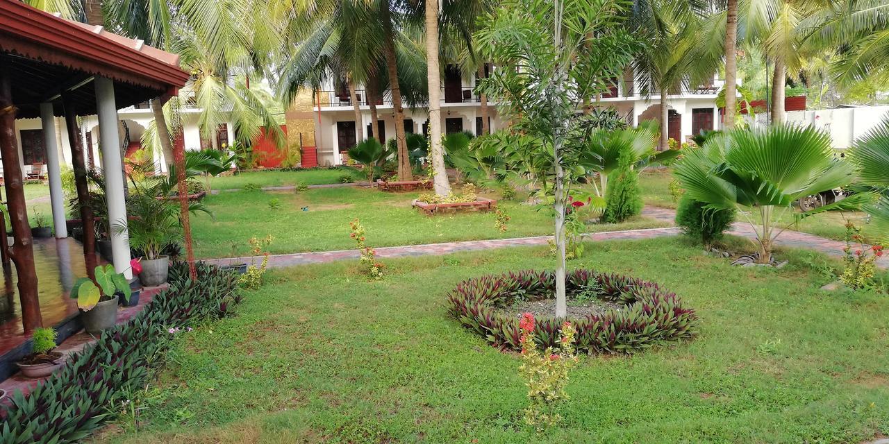 Crescent Sea Resort Nilaveli Ngoại thất bức ảnh