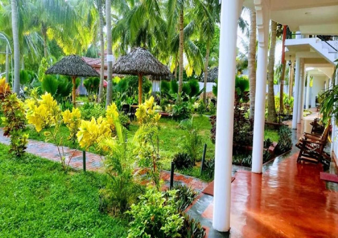 Crescent Sea Resort Nilaveli Ngoại thất bức ảnh